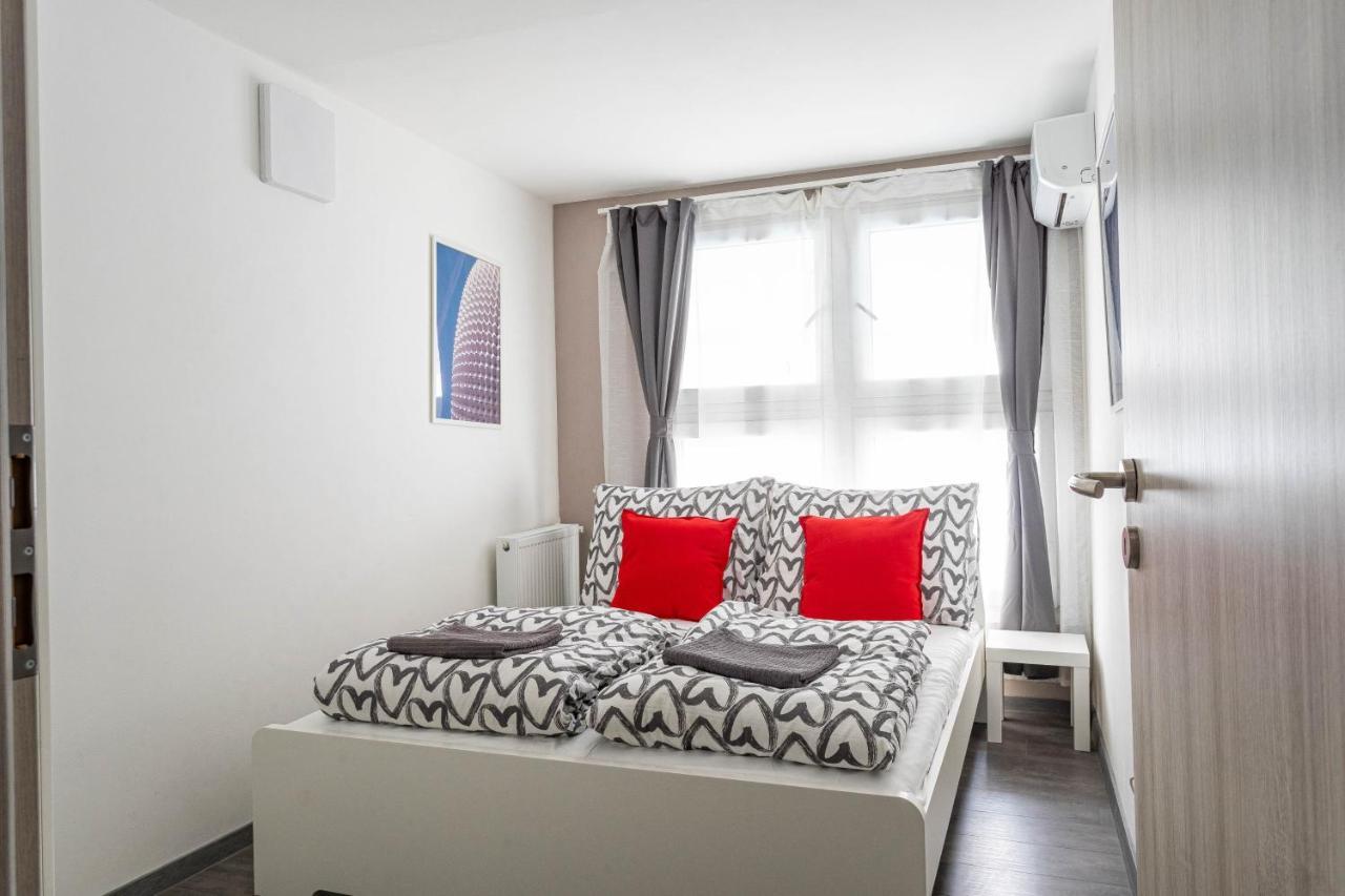 Rakoczi 4 Bedroom Centre Apartment บูดาเปสต์ ภายนอก รูปภาพ